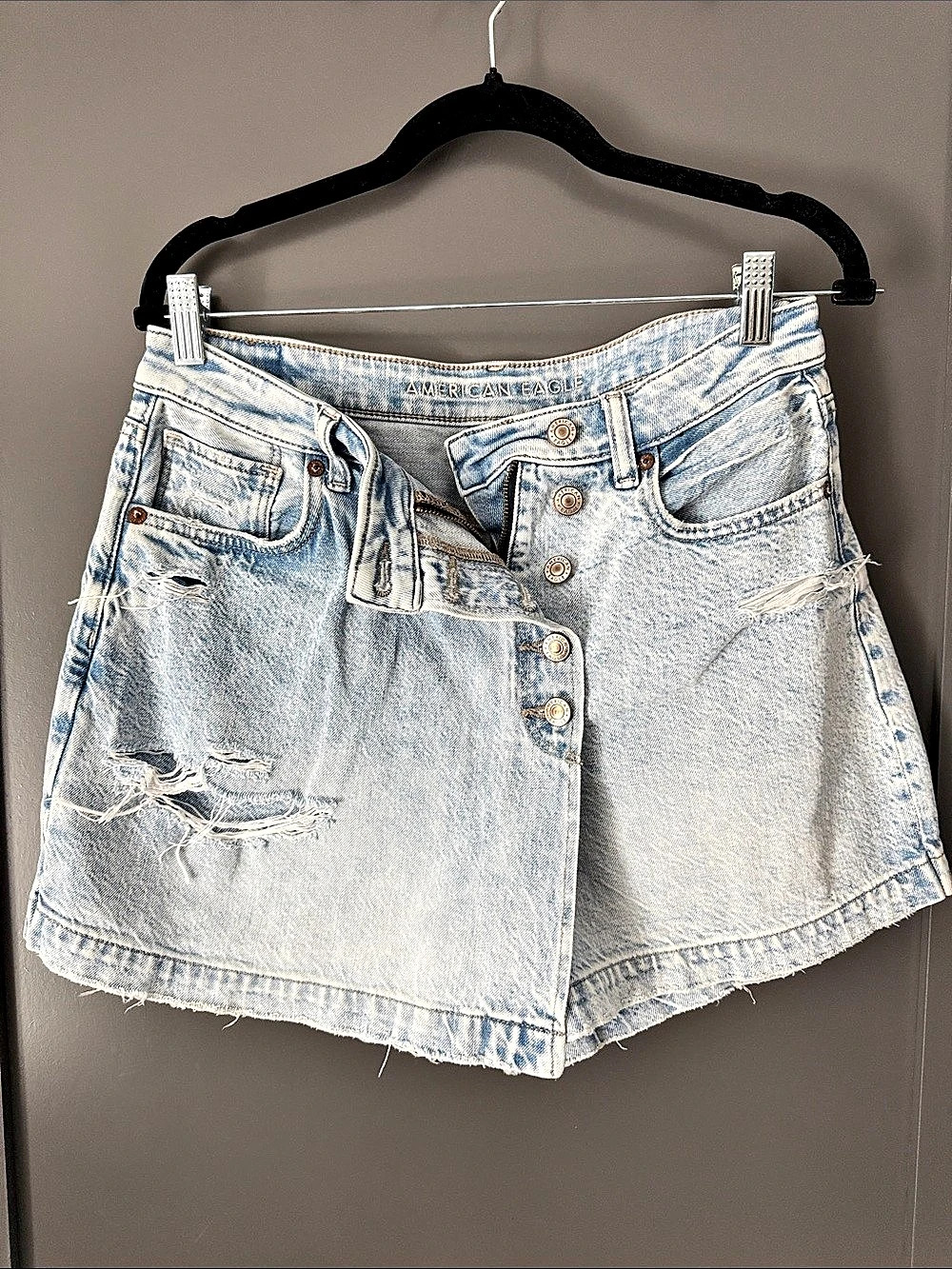 American Eagle Distressed Denim Jean Shorts Size 10